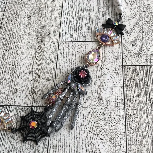 Betsey Johnson Spider Hand Cat Necklace - Picture 2 of 9